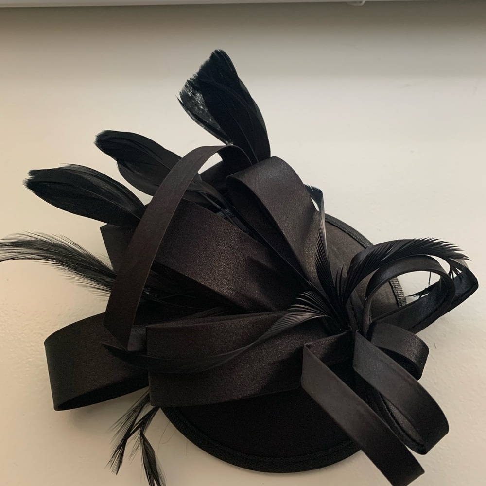Black Fascinator (brand new)